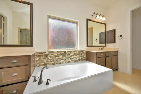 $775,000 | 1052 Highpoint Way, Roanoke, TX 76262