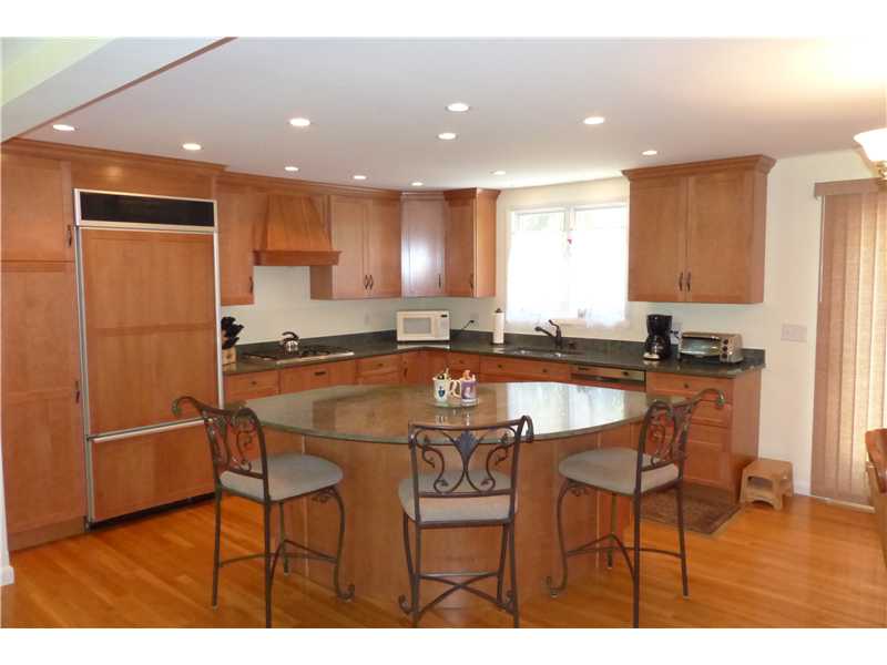 420 Middle Road East Greenwich, RI 02818 - Photo 3 of 10 Kitchen.
