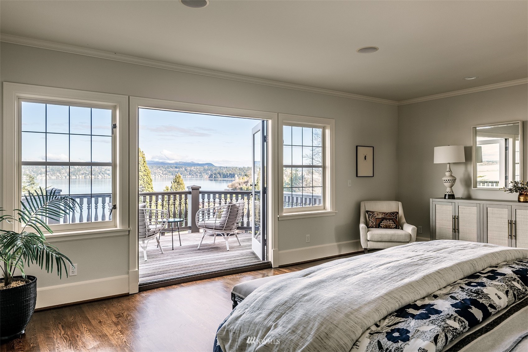 3328 Cascadia Avenue South Seattle, WA 98144 - Photo 21 of 40 a bedroom with a large bed and a balcony
