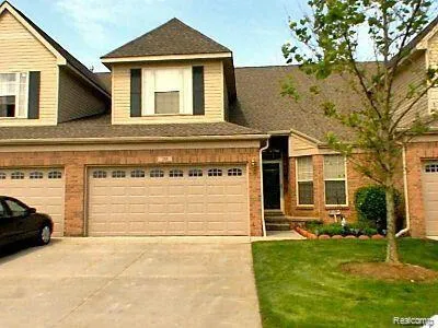 $275,000 | 285 Carson Drive, Unit 156, Westland, MI 48185