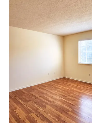 $275,000 | 285 Carson Drive, Unit 156, Westland, MI 48185