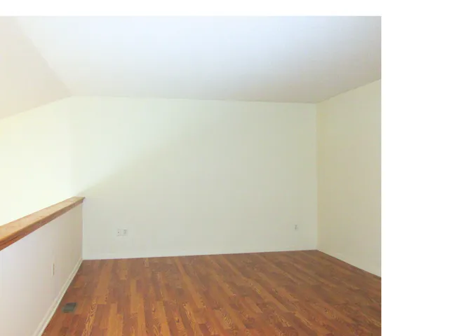 $275,000 | 285 Carson Drive, Unit 156, Westland, MI 48185