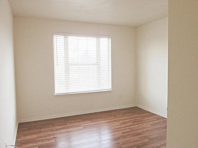 $275,000 | 285 Carson Drive, Unit 156, Westland, MI 48185