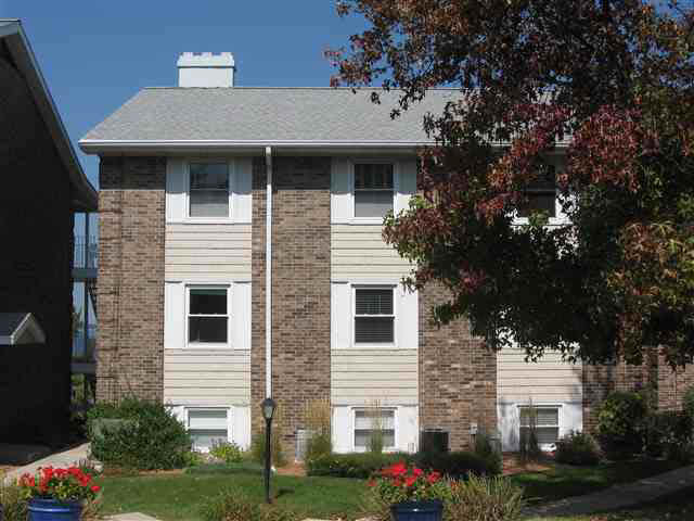 8986 East Hatchery Road Syracuse, IN 46567 - Photo 1 of 9 Gallery Image 1