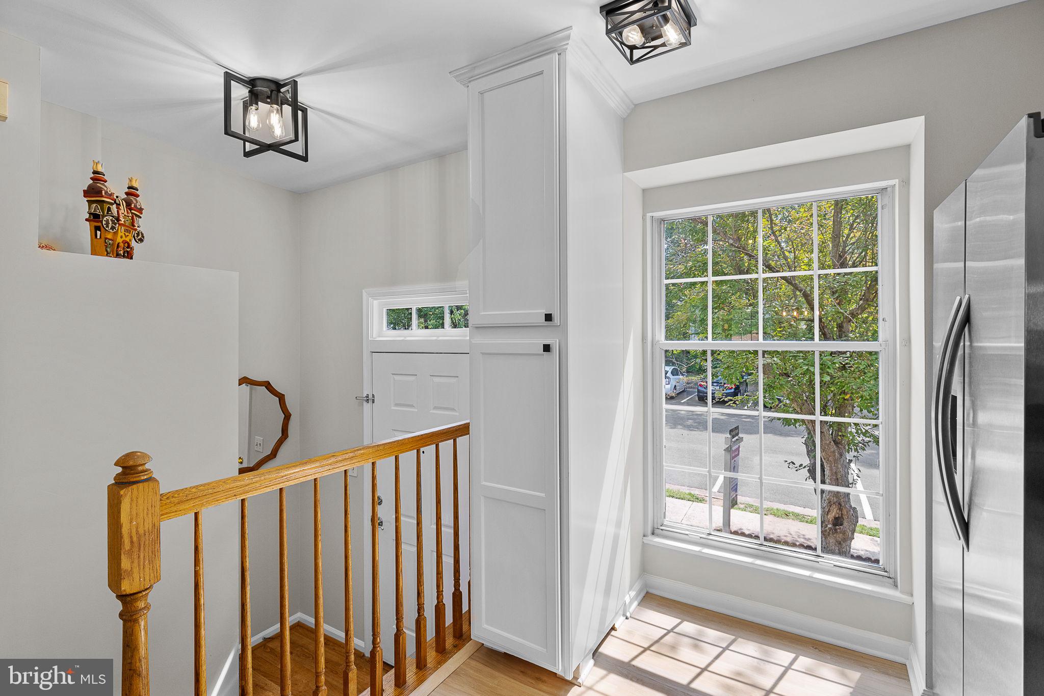 6582 Skylemar Trail Centreville, VA 20121 - Photo 18 of 46 a view of a hallway with windows