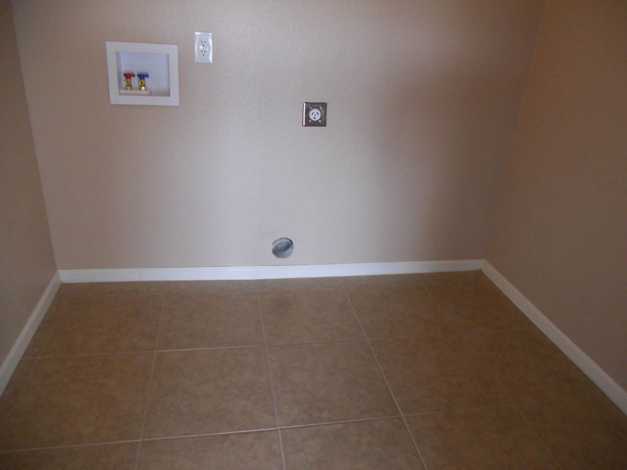 482 West Ranch Road Chandler, AZ 85225 - Photo 9 of 12 Laundry Room