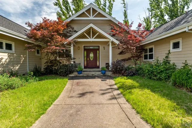 $2,500,000 | 5081 Highway 175 Hopland Ca, Hopland, CA 95449