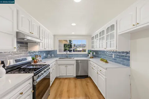 $629,000 | 140 Wayne Court, Vacaville, CA 95687