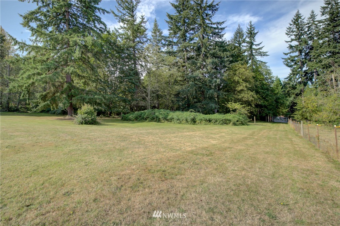 19225 Southeast 141st Street Renton, WA 98059 - Photo 4 of 25 a view of outdoor space and yard