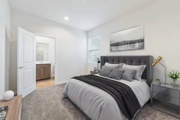 $349,990 | 1013 Erin Street, Unit V, Houston, TX 77009