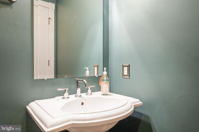 $482,500 | 910 Powhatan Street, Unit 305N, Alexandria, VA 22314