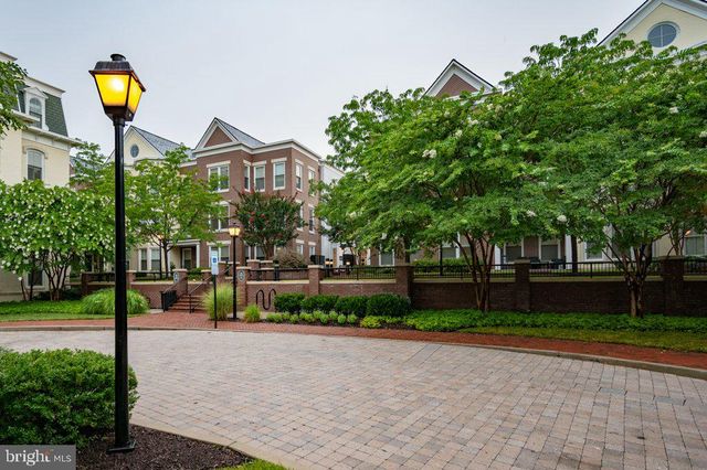 $482,500 | 910 Powhatan Street, Unit 305N, Alexandria, VA 22314