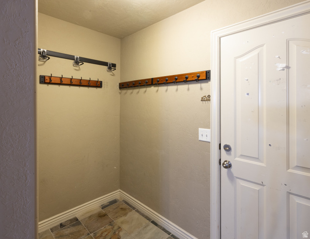 293 North 550 West Springville, UT 84663 - Photo 12 of 33 Mud Room from garage entrance