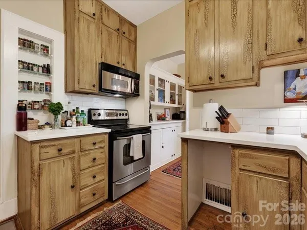 $1,300,000 | 204 South Laurel Avenue, Charlotte, NC 28207
