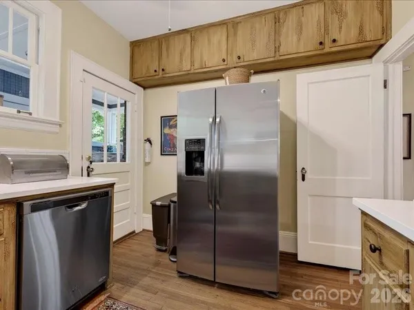 $1,300,000 | 204 South Laurel Avenue, Charlotte, NC 28207