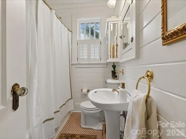 $1,300,000 | 204 South Laurel Avenue, Charlotte, NC 28207