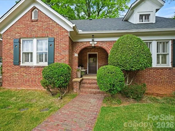 $1,300,000 | 204 South Laurel Avenue, Charlotte, NC 28207