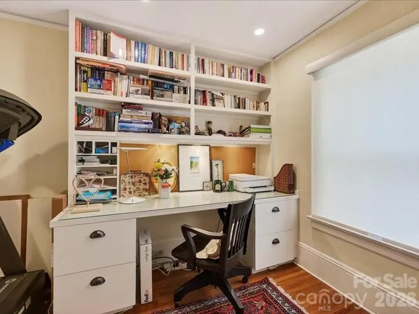 $1,300,000 | 204 South Laurel Avenue, Charlotte, NC 28207