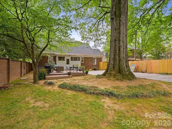 $1,300,000 | 204 South Laurel Avenue, Charlotte, NC 28207