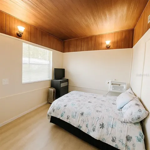 $880 | 6267 Hampton Drive North, Unit B, St. Petersburg, FL 33710