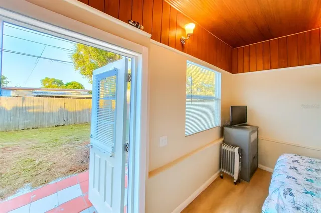 $880 | 6267 Hampton Drive North, Unit B, St. Petersburg, FL 33710