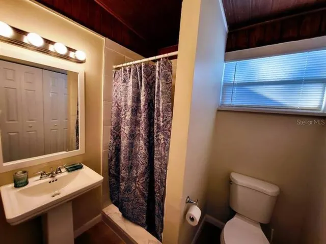 $950 | 6267 Hampton Drive North, Unit B, St. Petersburg, FL 33710