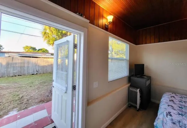 $950 | 6267 Hampton Drive North, Unit B, St. Petersburg, FL 33710