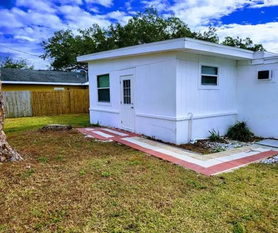 $950 | 6267 Hampton Drive North, Unit B, St. Petersburg, FL 33710