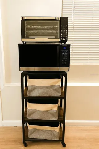 $880 | 6267 Hampton Drive North, Unit B, St. Petersburg, FL 33710