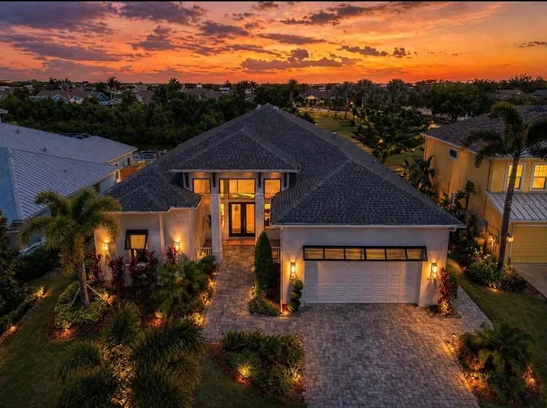 $1,099,000 | 5605 Seagrass Place, Apollo Beach, FL 33572