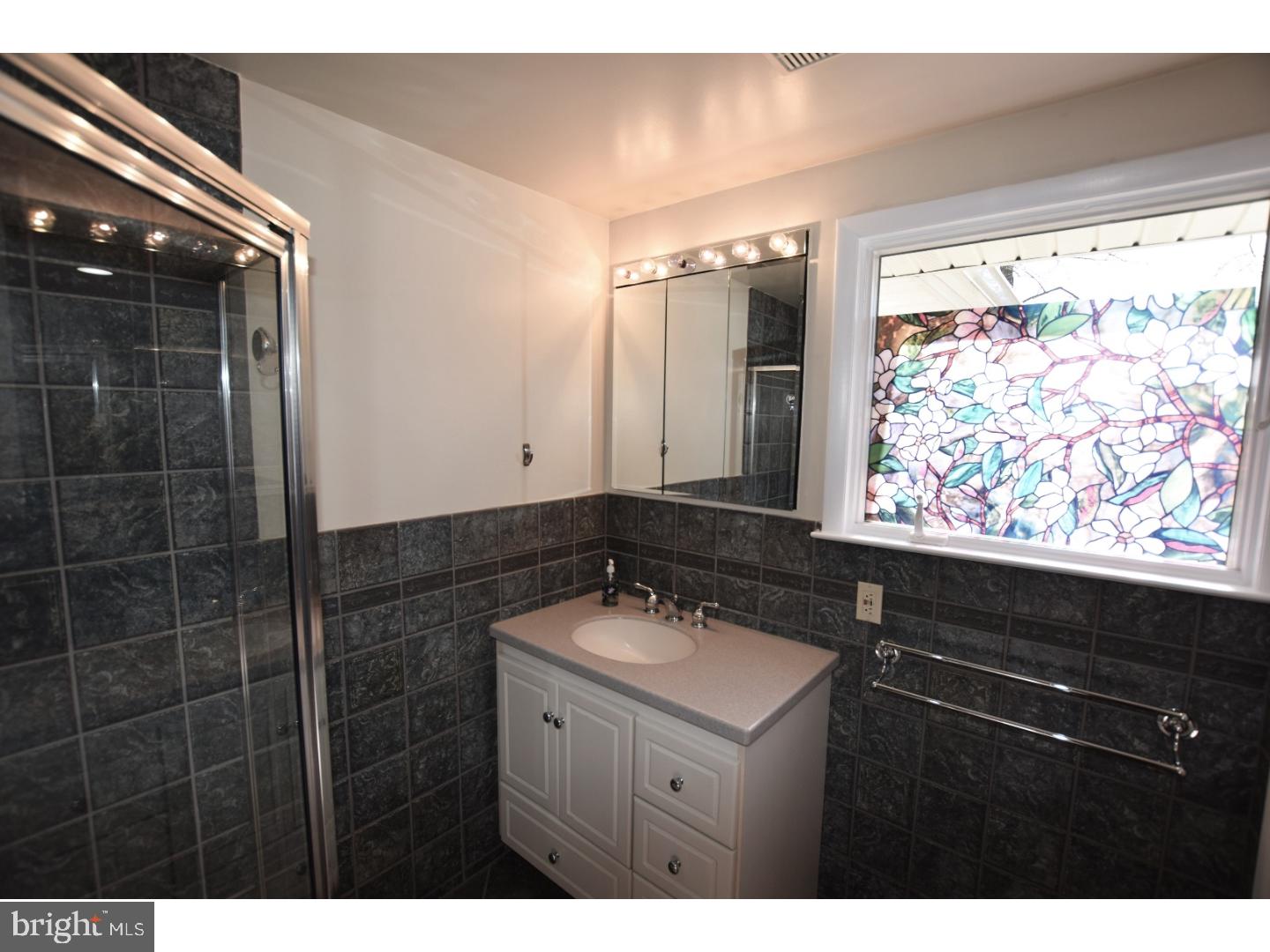 257 Ellis Road Havertown, PA 19083 - Photo 13 of 25 Master Bathroom