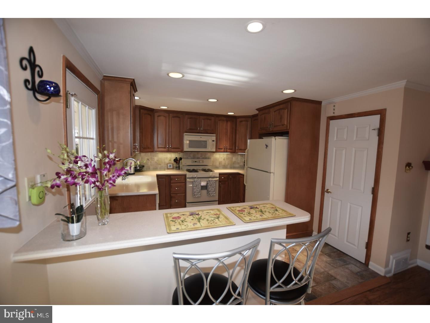 257 Ellis Road Havertown, PA 19083 - Photo 8 of 25 Kitchen