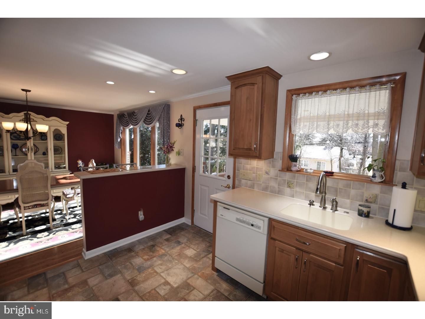 257 Ellis Road Havertown, PA 19083 - Photo 9 of 25 Kitchen
