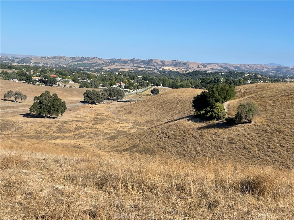 1 Las Tablas Road Templeton, CA 93465 - Photo 2 of 8