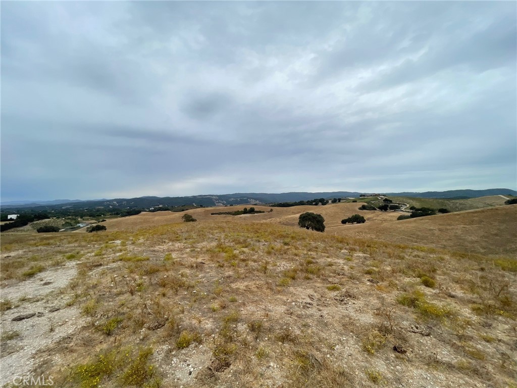 1 Las Tablas Road Templeton, CA 93465 - Photo 5 of 8 a view of an ocean