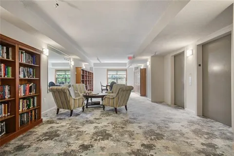 $405,000 | 1750 St Charles Avenue, Unit 505, New Orleans, LA 70130