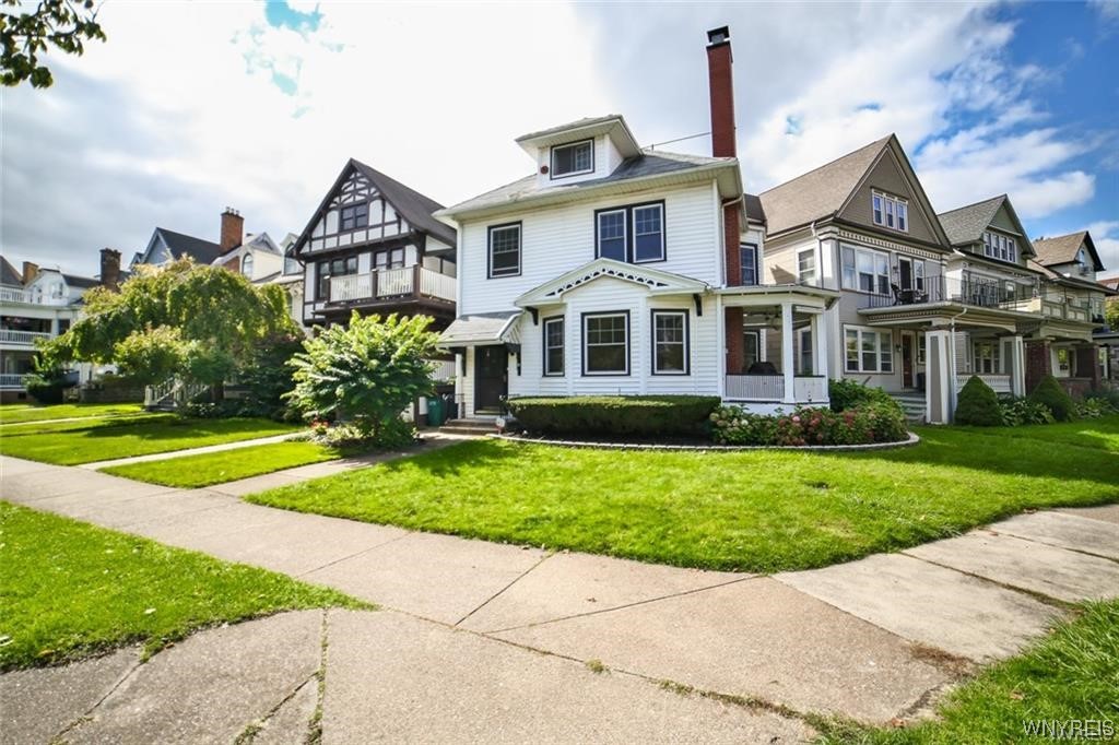 32 Colonial Circle Buffalo, NY 14213 - Photo 2 of 36