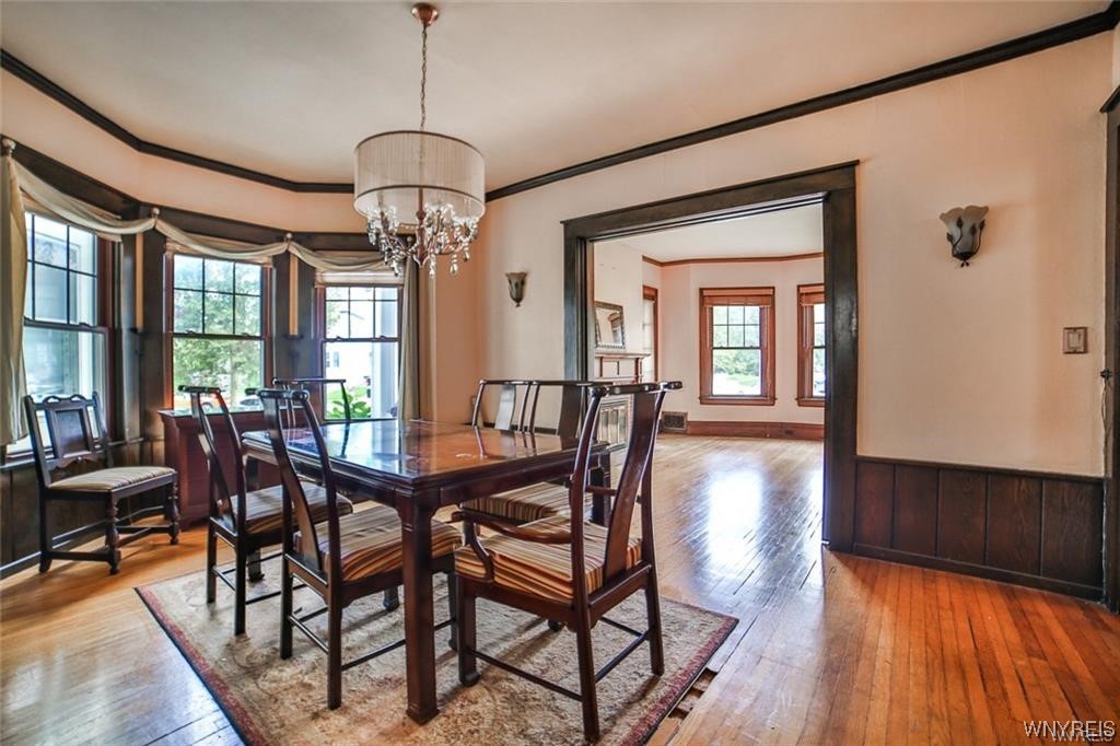 32 Colonial Circle Buffalo, NY 14213 - Photo 21 of 36 DINING ROOM VIEW TOWARDS LIVING ROOM.