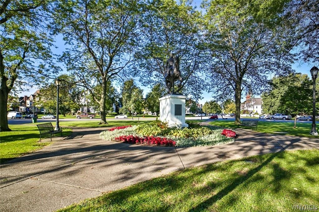 32 Colonial Circle Buffalo, NY 14213 - Photo 35 of 36