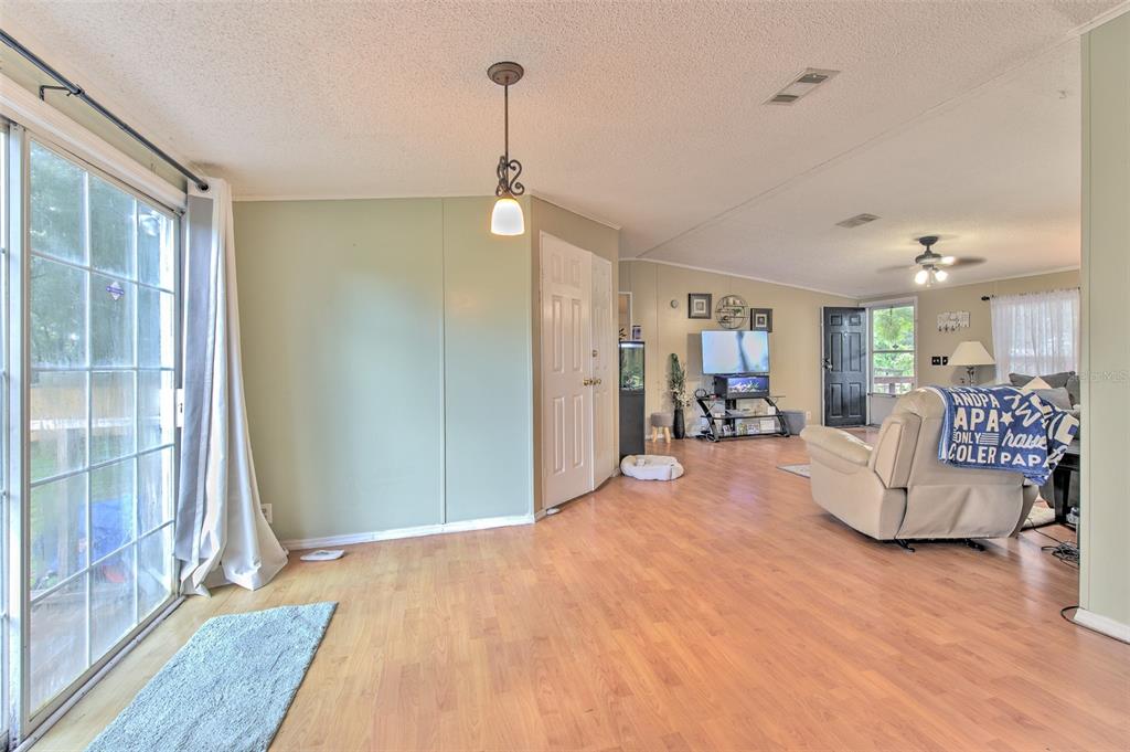 1606 North Kingsway Road Seffner, FL 33584 - Photo 18 of 57 Gallery Image 18