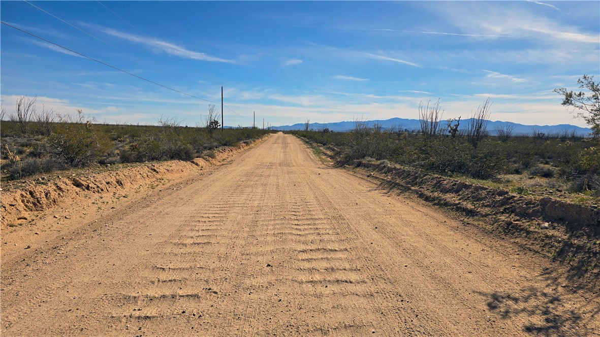 3035 South Castle Butte Road Yucca, AZ 86438 - Photo 15 of 34 Community