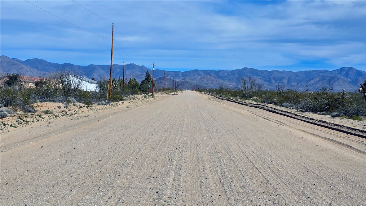 3035 South Castle Butte Road Yucca, AZ 86438 - Photo 21 of 34 View
