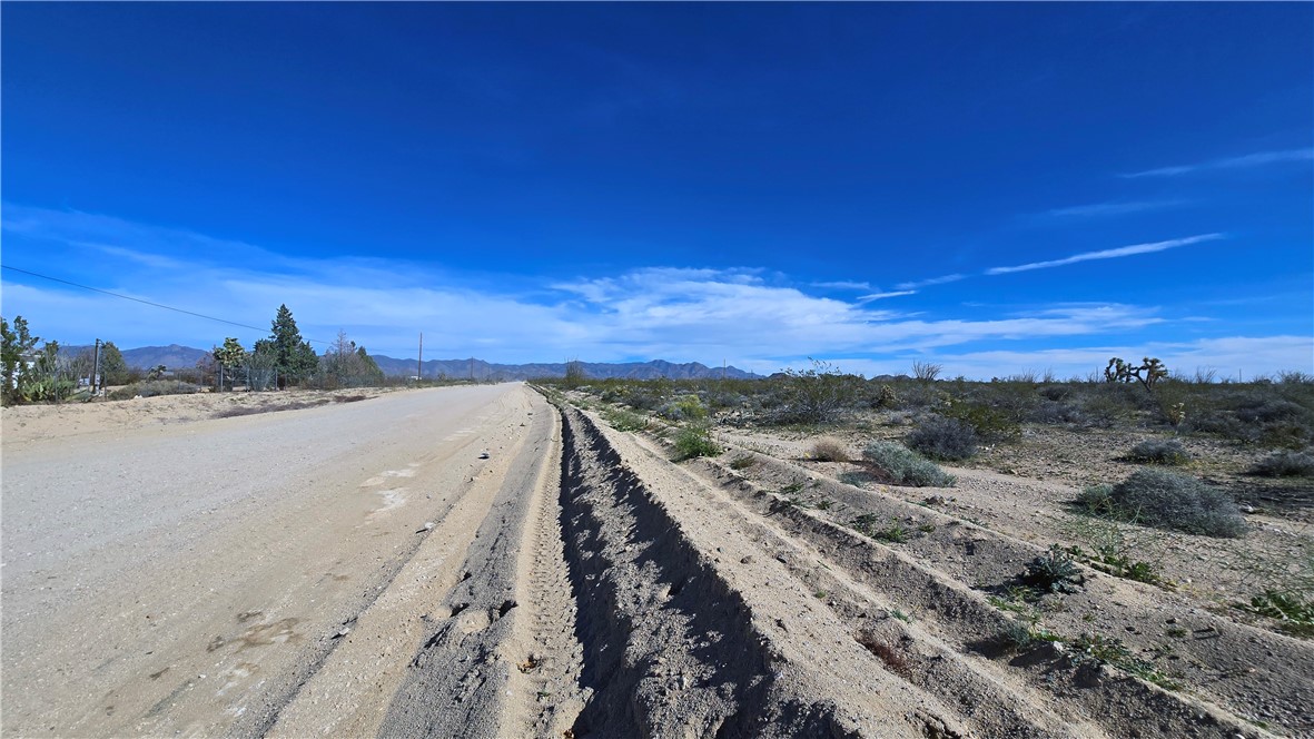 3035 South Castle Butte Road Yucca, AZ 86438 - Photo 26 of 34 Community