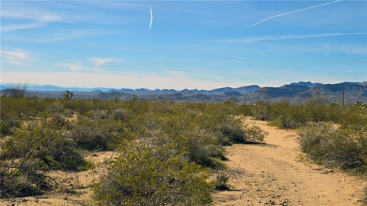 3035 South Castle Butte Road Yucca, AZ 86438 - Photo 9 of 34 View