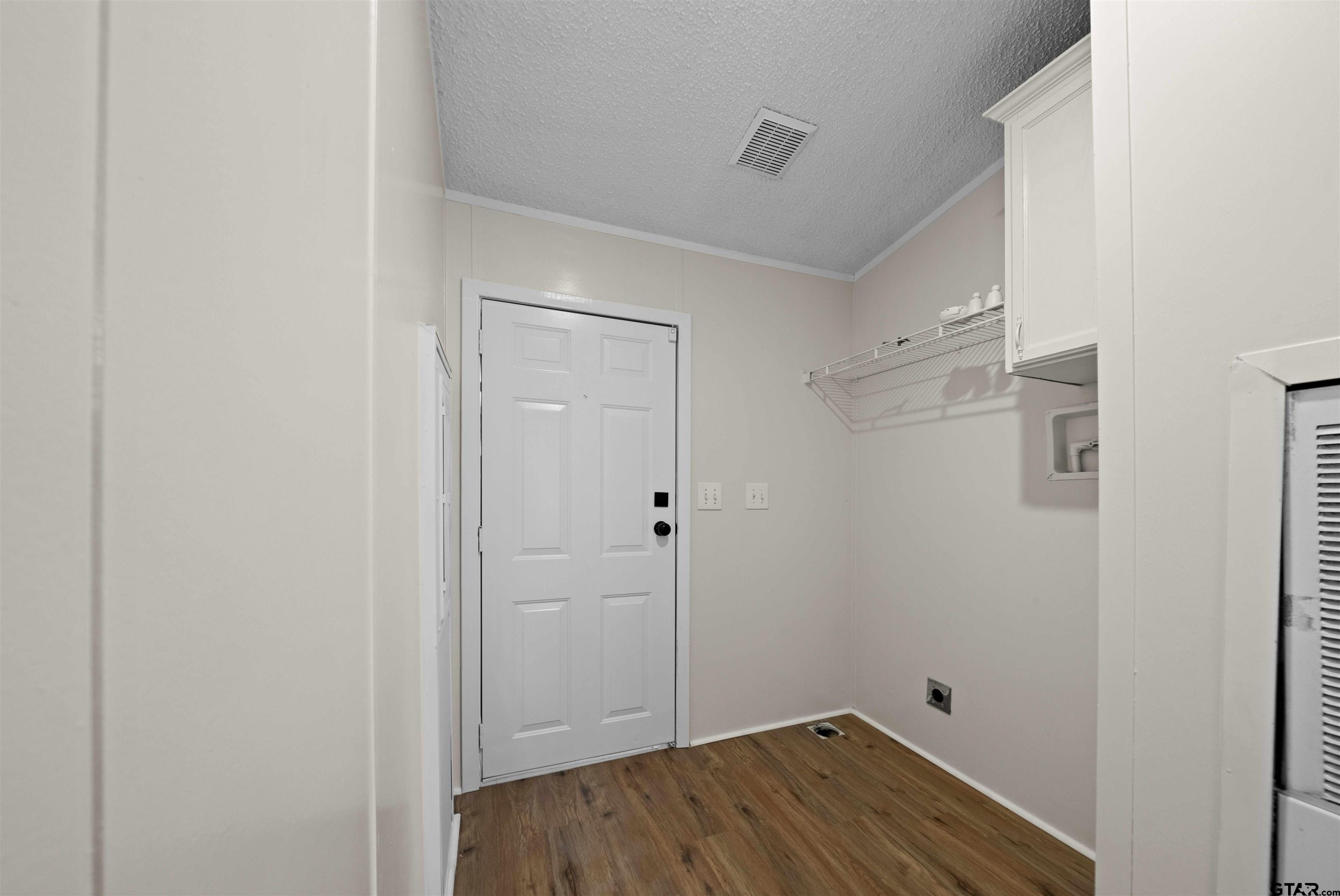 10450 Peterson Tyler, TX 75708 - Photo 11 of 29 Laundry