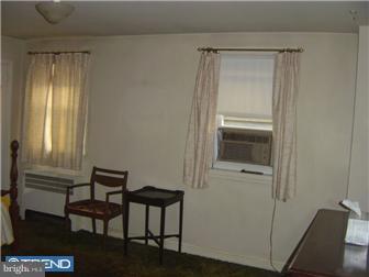 152 Richfield Road Upper Darby, PA 19082 - Photo 5 of 12