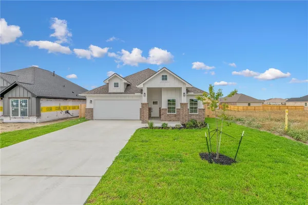 $389,900 | 2811 Spector Drive, Bryan, TX 77808