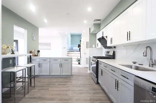 $1,478,000 | 92 Nottingham Road, Manhasset Hills, NY 11040