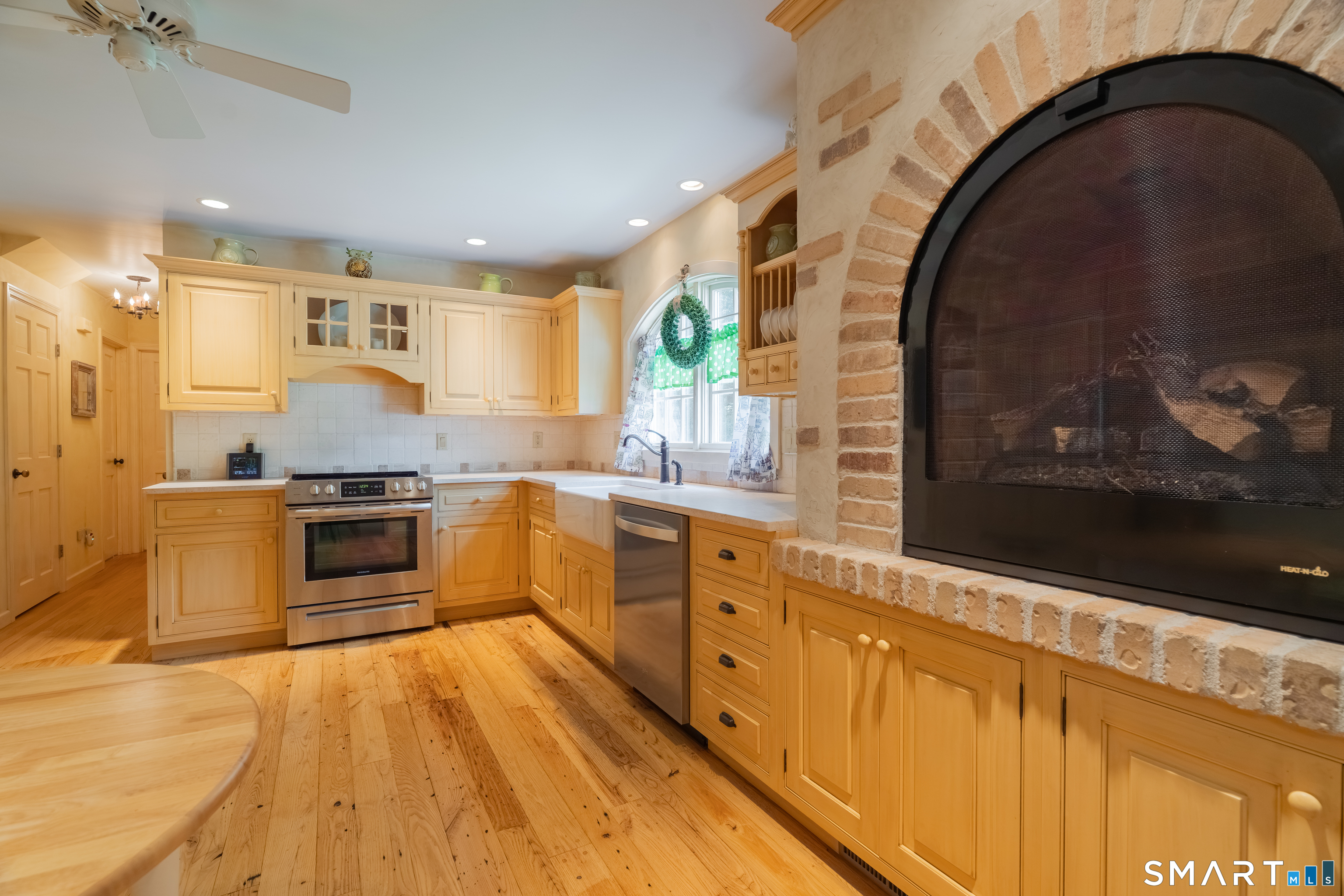 350 Joyce Road Hamden, CT 06518 - Photo 8 of 39 Gallery Image 8