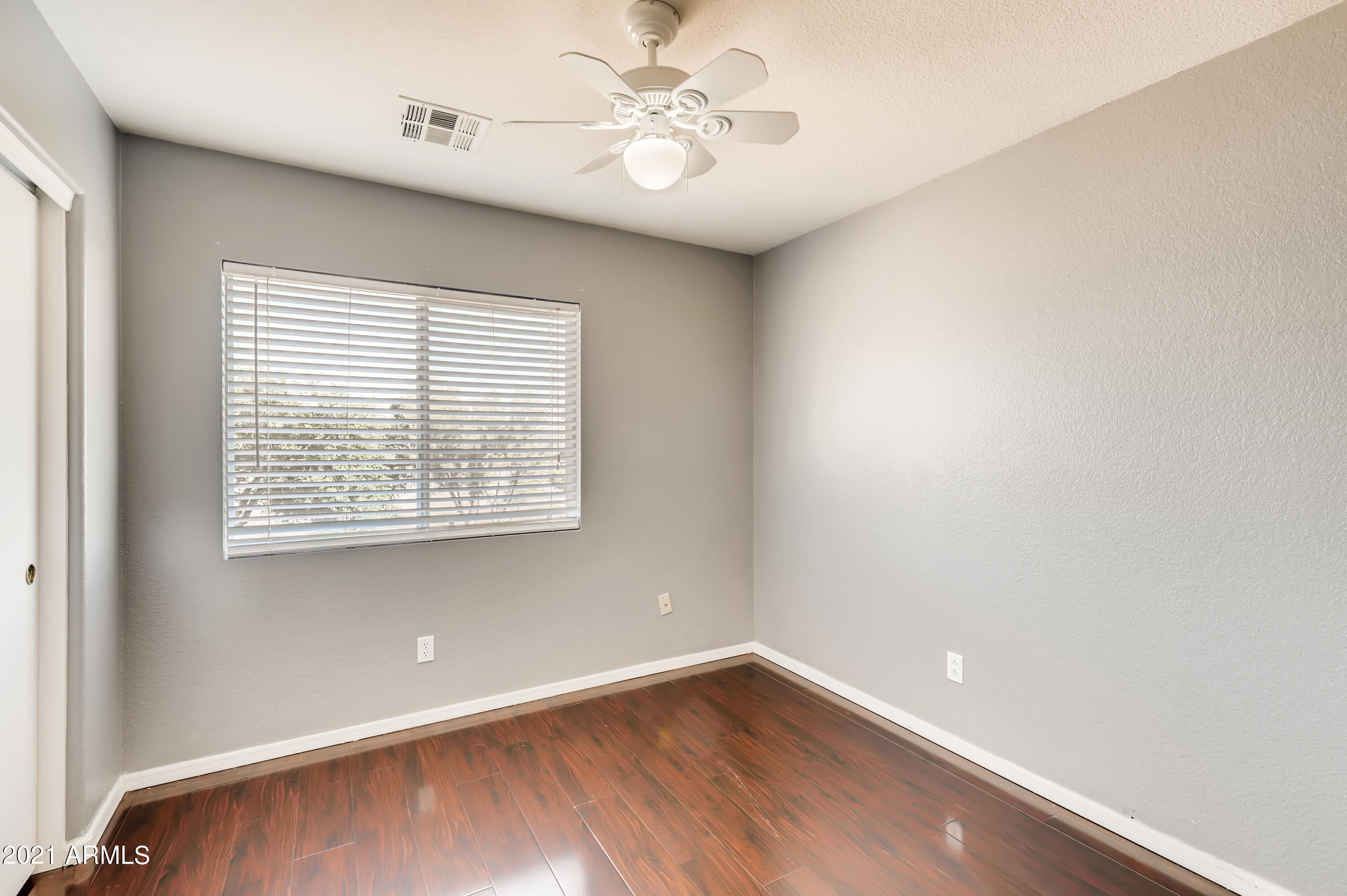 10362 West Alvarado Road Avondale, AZ 85392 - Photo 19 of 33 18-219897515-19 2nd Floor Bedroom